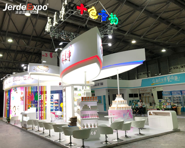 對于中小型展商什么樣的材質(zhì)比較適合展位建設(shè)？